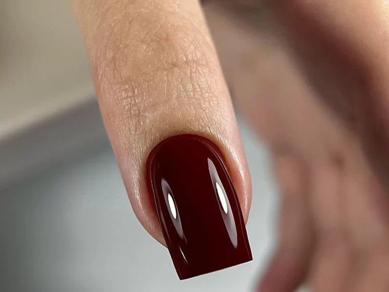 Yeşilova Kalıcı Oje Uygulaması – Neslihan Yıldırım Nail Art Studio